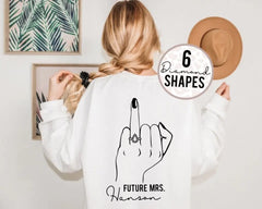 Zukünftiger Mrs. Sweathirt mit Ringfinger – Personalisiertes Verlobungs-Sweatshirt – Verlobungsgeschenk – Zukünftiger Mrs.Name Sweathirt – Ringhandpullover