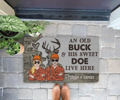 Ein alter Bock und sein süßes Reh – personalisierte Geschenke, individuelle Jagd-Fußmatte für Paare, Jagdliebhaber