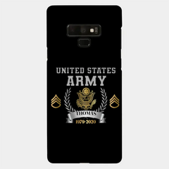 Personalisierte Handyhülle mit individuellem Namen und Uhrzeit im US-Armee-Rang-Camouflage-Design bedruckt