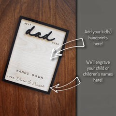 Personalisiertes Holzschild „Best Dad Ever“ mit Handabdrücken und individueller Botschaft – handgefertigtes Vatertagsgeschenk