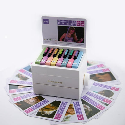 Mini Piano Music Calendar 2025 - Playable, customizable desktop decoration and practice tool, a gift for piano lovers!