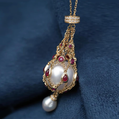 ✨✨Catch The Moon：Gorgeous gentle moonlight pearls 🥰🥰Perfect gift for a woman 👑👑Delicate Necklace