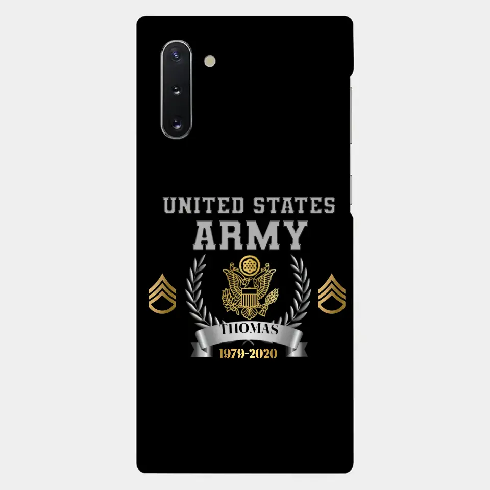 Personalisierte Handyhülle mit individuellem Namen und Uhrzeit im US-Armee-Rang-Camouflage-Design bedruckt