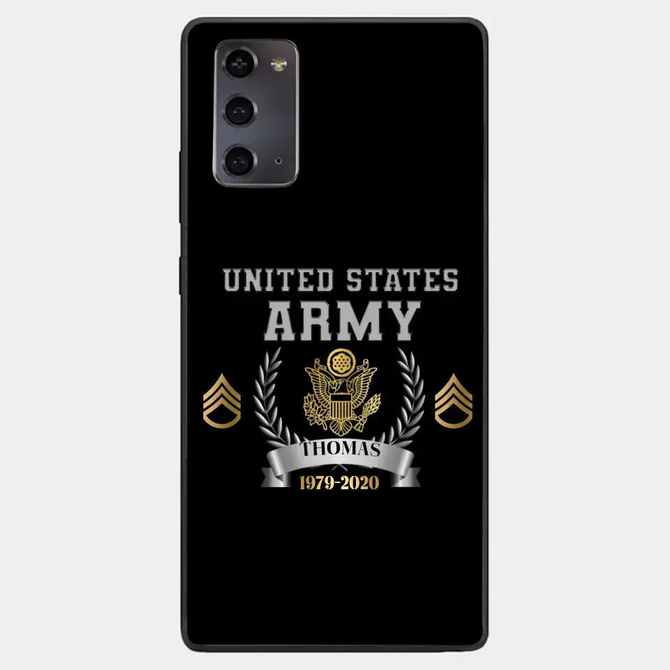 Personalisierte Handyhülle mit individuellem Namen und Uhrzeit im US-Armee-Rang-Camouflage-Design bedruckt