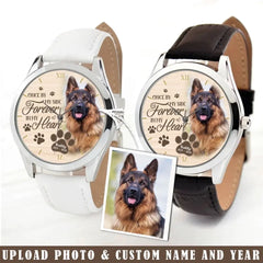 Personalisierte Uhr: Laden Sie Ihr Hundefoto „Hund Once By My Side Forever In My Heart“ hoch