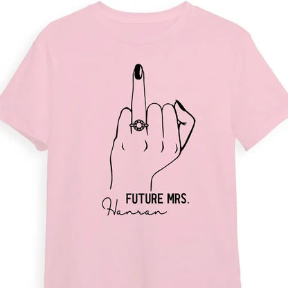 Future Mrs Ring Finger T-Shirt – Bride To Be Shirt – Verlobungsshirt – Junggesellinnenparty-T-Shirt für die Braut – Brautparty-Shirt – Brautgeschenk